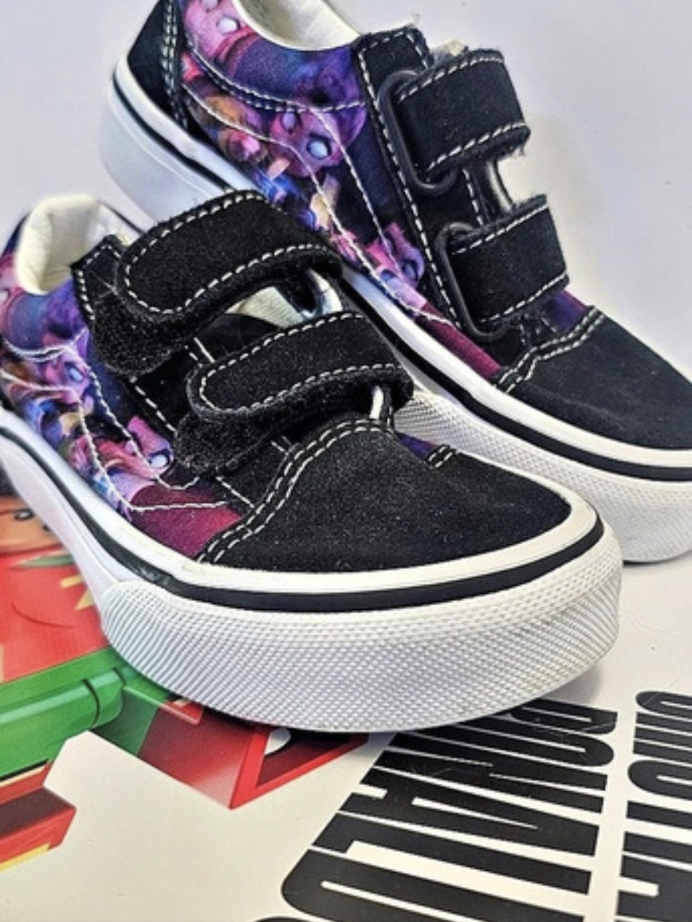 Vans KPop Demon Hunters x Vans Little Kids Old Skool V Sneakers